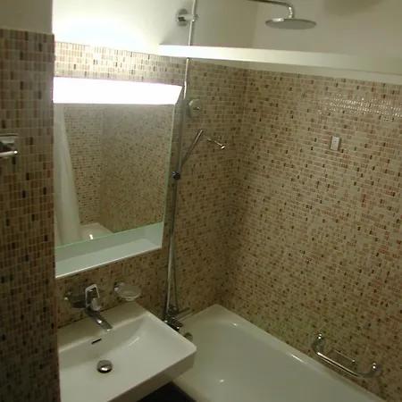 Brunegghorn 4 アパート グレヘン